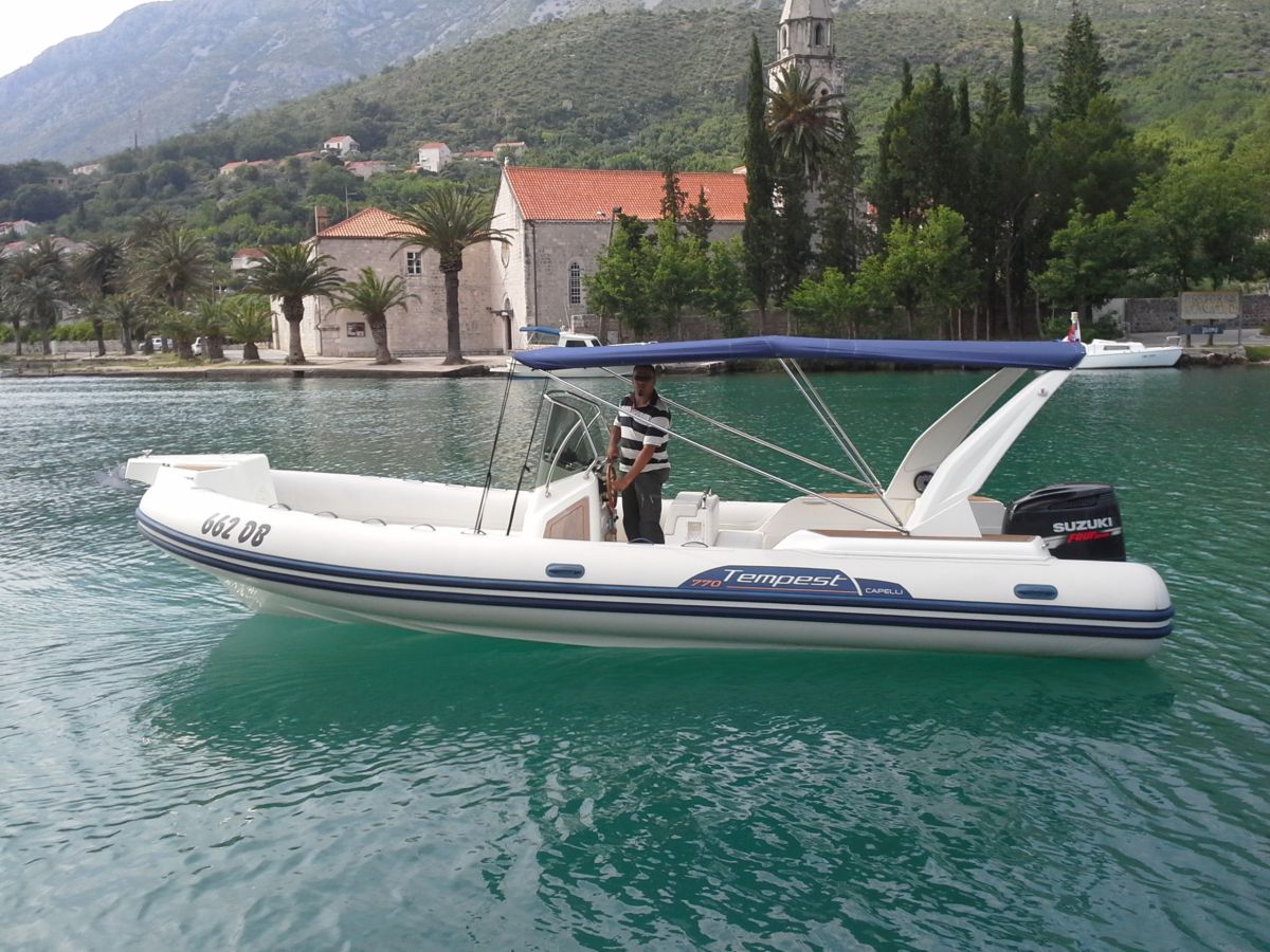 Capelli Tempest 770 rib boat